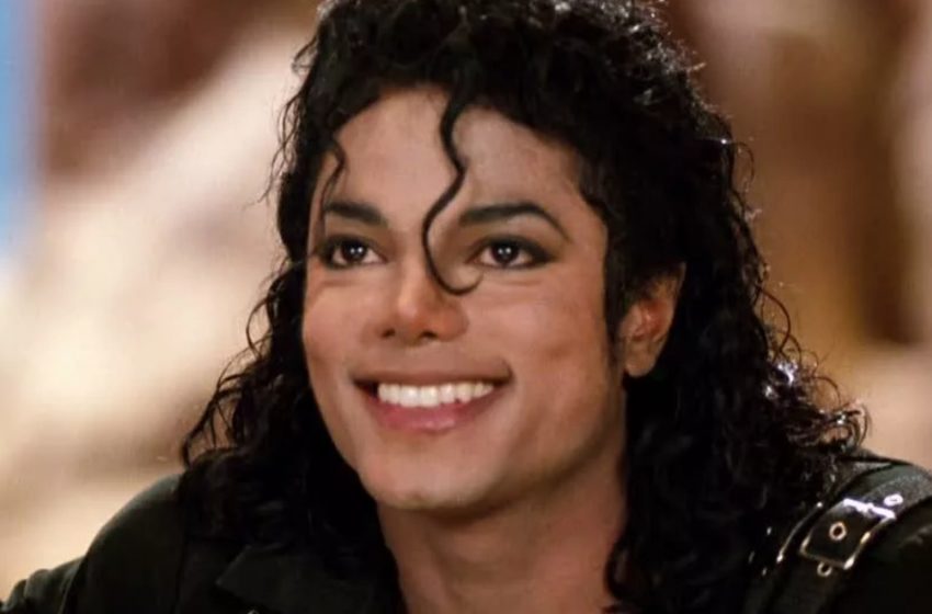  A un niño lo molestaban debido a su parecido con Michael Jackson, pero creció siendo un duplicado del cantante.
