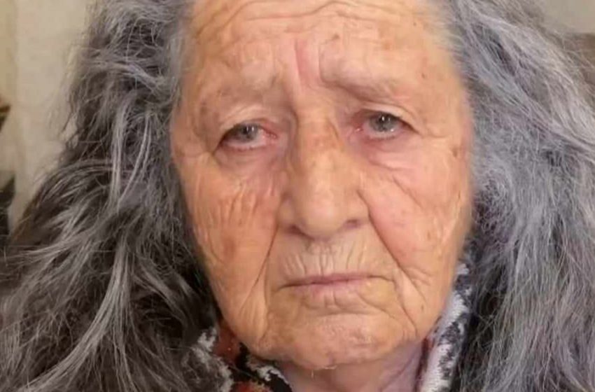  Menos 20 años. La abuela de 80 años lloró de felicidad después de su transformación.