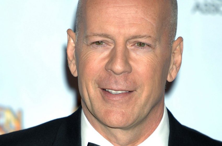  Una mirada triste y los labios apretados por el pesar. La esposa de Bruce Willis compartió una nueva foto suya.
