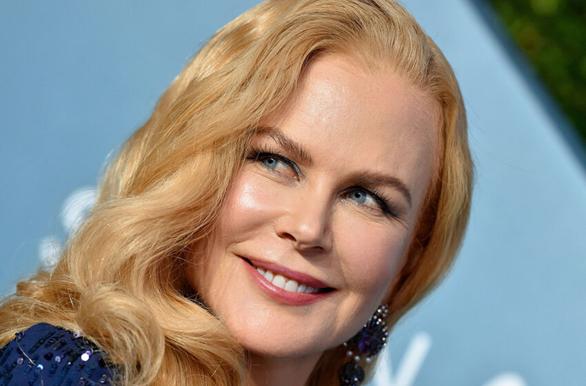  A los 56 años, luce como una estudiante: Nicole Kidman fue vista con su familia en un vestido juguetón.