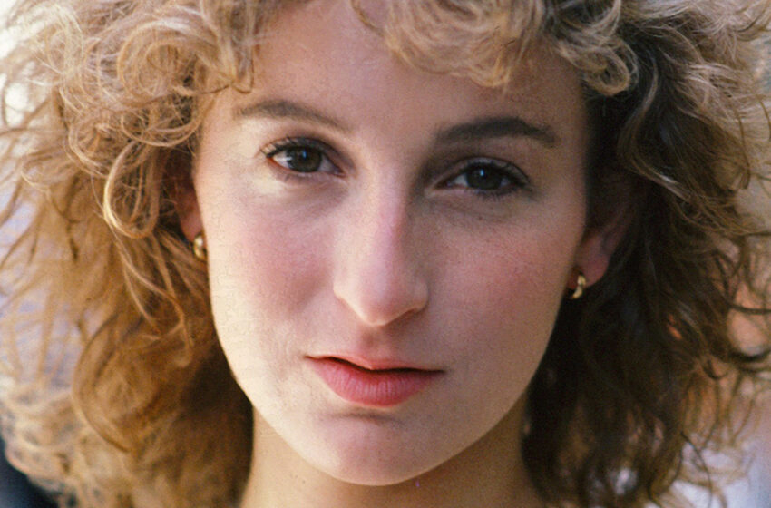  Jennifer Grey se sintió “invisible” después de una transformación facial: su “cirugía de nariz infernal” la volvió ‘anónima’.