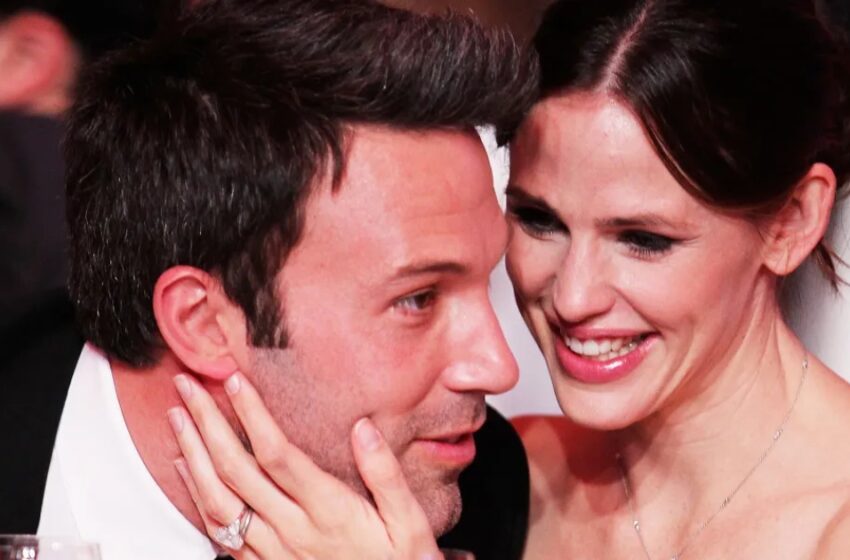  “Estos dos pertenecen juntos”: Ben Affleck y Jennifer Garner salen con atuendos de otoño en tonos de azul.