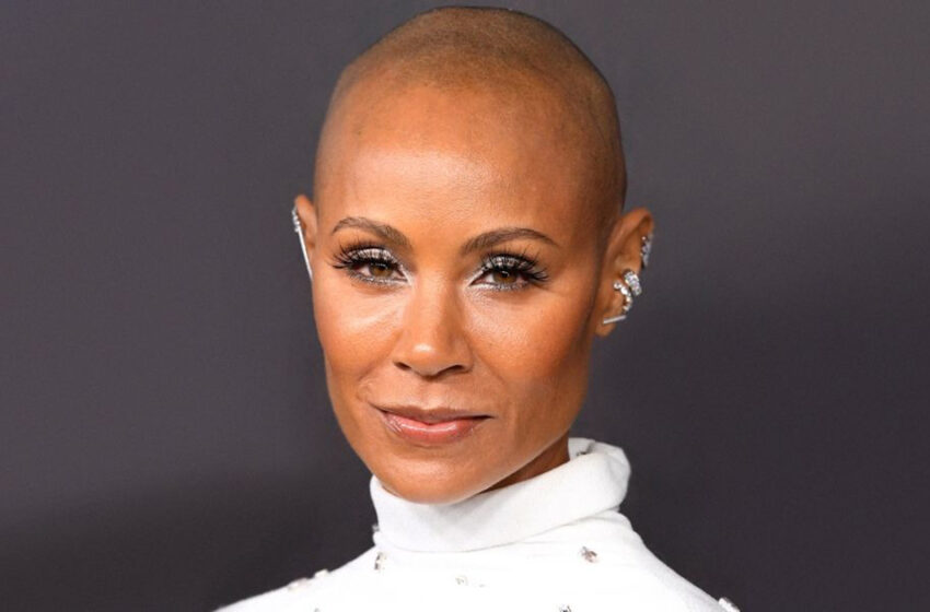  Los fanáticos sospechan que Jada Pinkett Smith no tiene alopecia después de ver su foto reciente: “Solo más drama para llamar la atención”.