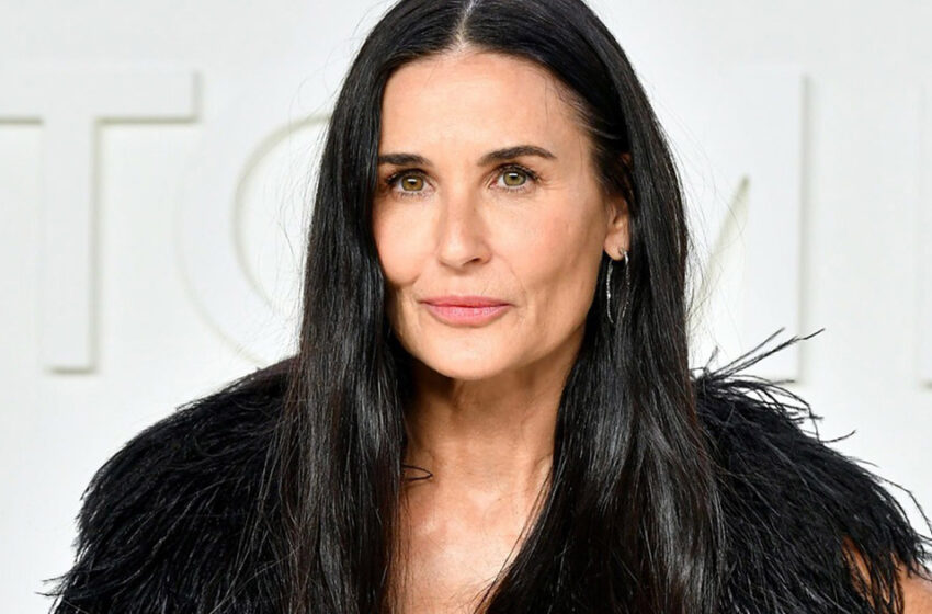  Los paparazzi han mostrado cómo luce en la vida real Demi Moore, la “chica eterna” de 61 años.