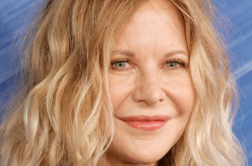  Meg Ryan, de 62 años, sorprende en una rara aparición en la alfombra roja con nuevo corte de pelo y un vestido entallado que resalta su figura. – Foto