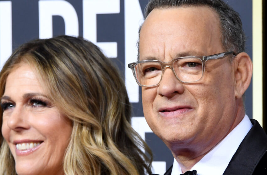  Tom Hanks y Rita Wilson hacen una rara aparición con sus dos hijos ya adultos y apuestos, todos vestidos con elegancia