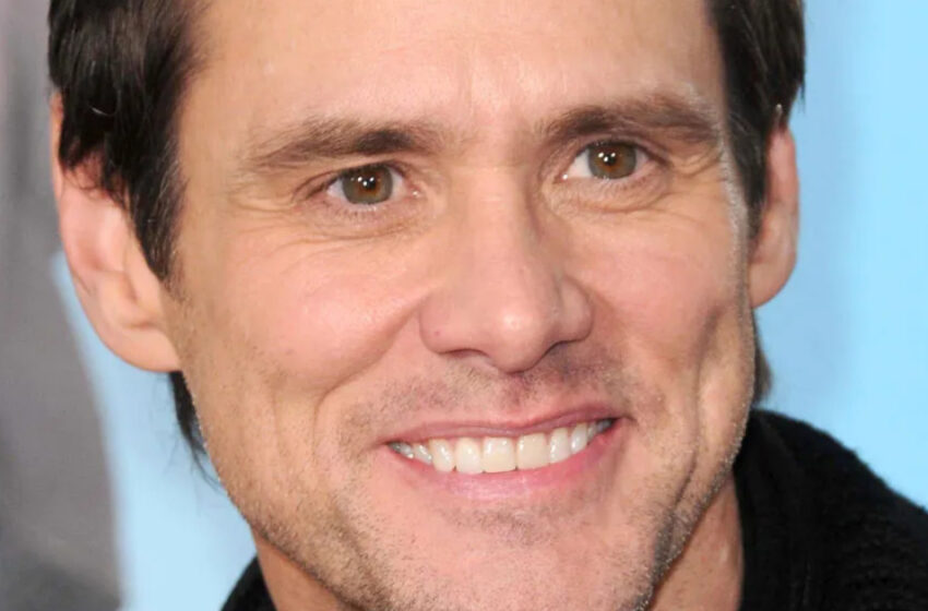  Jim Carrey deja crecer el cabello después de abandonar los reflectores: su nuevo aspecto en su cumpleaños número 62 confunde a algunos fanáticos