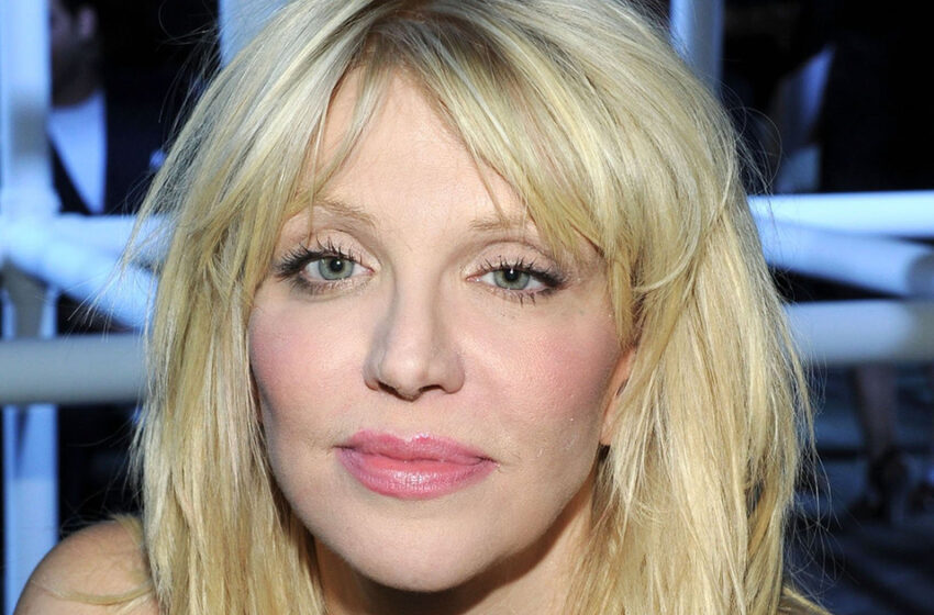  “Se ve como una abuelita”: Los fans ni siquiera reconocieron a Courtney Love, de 59 años