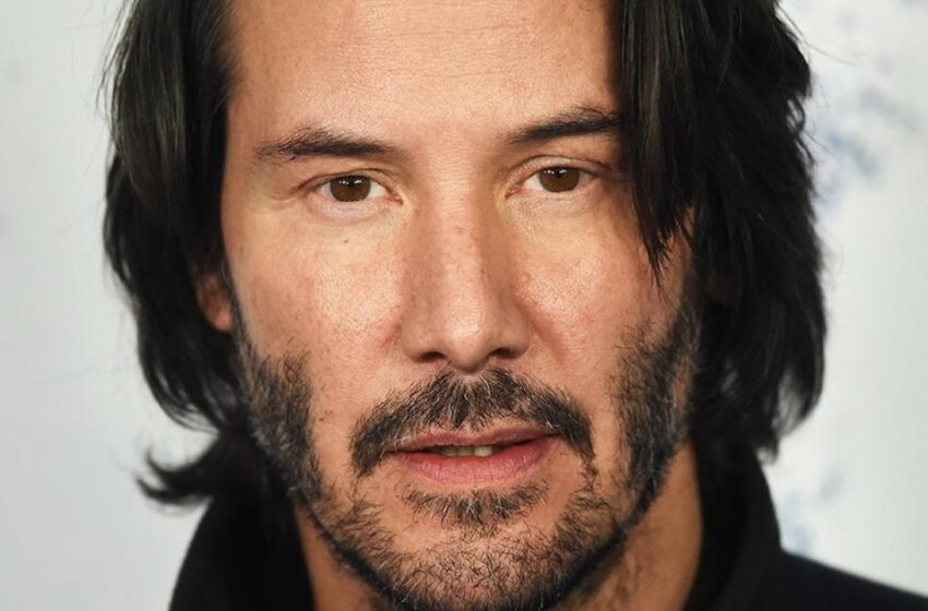  Keanu Reeves presentó en sociedad a su novia completamente canosa en un vestido de satén sin sujetador, que resaltaba los atributos de Grant