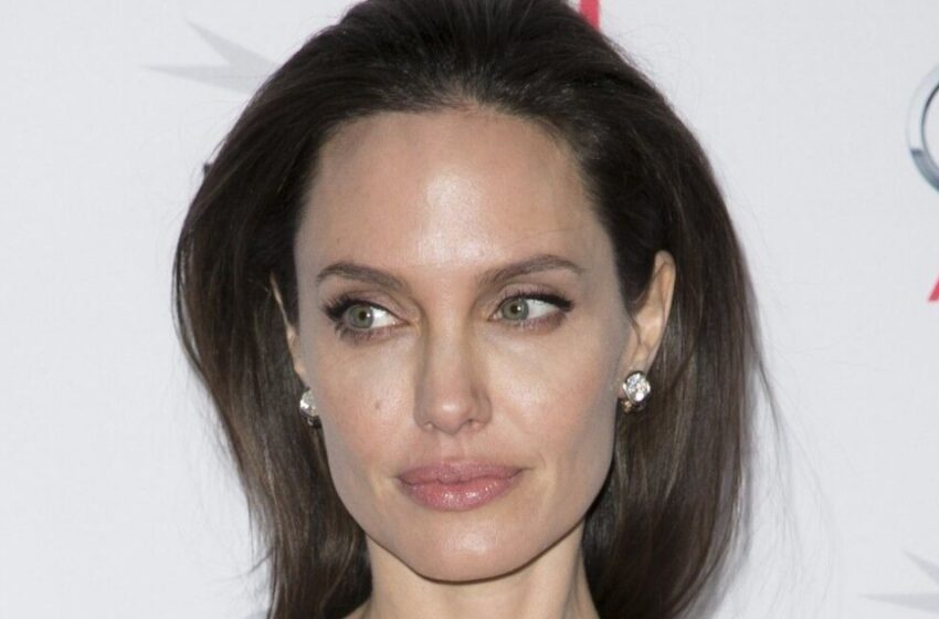  “Parece 10 años más joven”: ¡Angelina Jolie se ha transformado radicalmente, convirtiéndose en rubia!