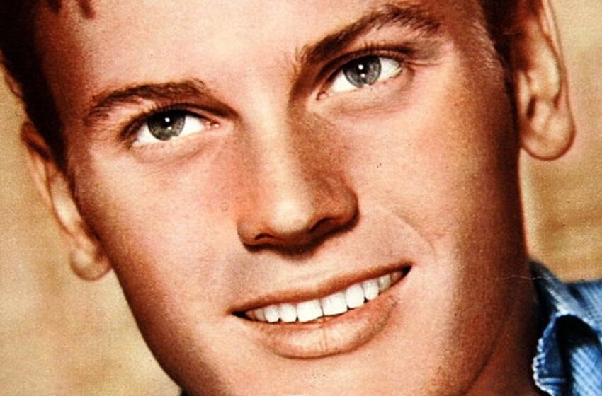 “Un galán de Hollywood de los años 60 tuvo un romance secreto con un famoso actor antes de casarse con un productor de cine: ¡Algunos detalles ‘secretos’ de la vida de la estrella!”