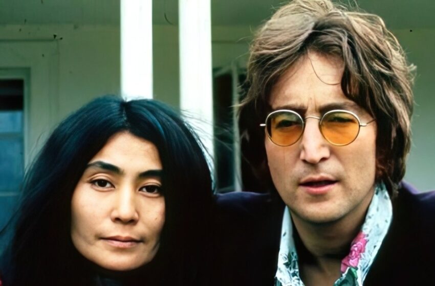 “Una anciana japonesa en silla de ruedas”: ¡Los paparazzi capturaron a la viuda de 90 años de John Lennon!