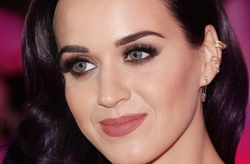  La última actualización de la cantante después de algunos rumores de “embarazo”: ¡Katy Perry publicó nuevas fotos luciendo un vestido entallado!