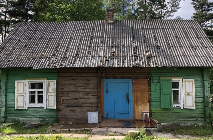  Cuando tienes manos super habilidosas y una maravillosa imaginación: ¡Una mujer convirtió su casa rural en una verdadera casa de hadas!