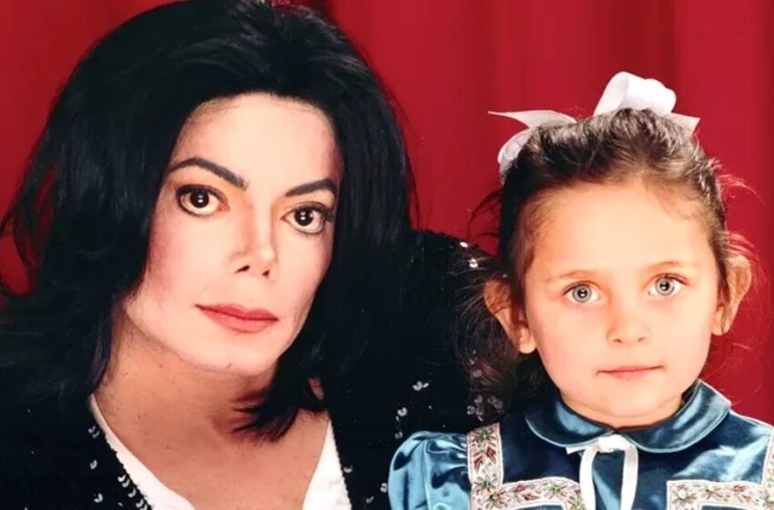  “La Belleza Cósmica de la Hija de la Estrella de 25 Años”: ¡La Heredera de Michael Jackson Compartió Nuevas Fotos!