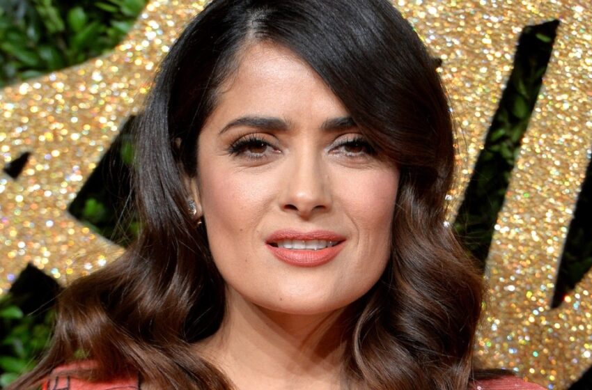  “Completamente Irreconocible”: Salma Hayek, de 56 años, Mostró Cómo Lucía Hace 27 Años!