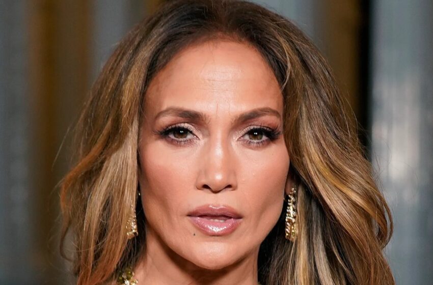  “¿A quién se parece más la niña, a mamá o a papá?”: ¡Jennifer Lopez compartió fotos poco comunes de su hija de 16 años!