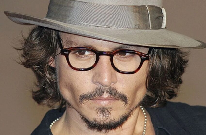  “Los Fans Quedan Asombrados Por la Transformación del Actor”: ¡Las Recientes Fotos de Johnny Depp de 60 Años Han Provocado Muchas Discusiones en Línea!