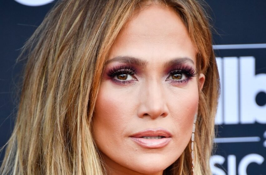  “Piel flácida y arrugada”: ¡Jennifer Lopez mostró su vientre flácido después de una pérdida de peso radical!