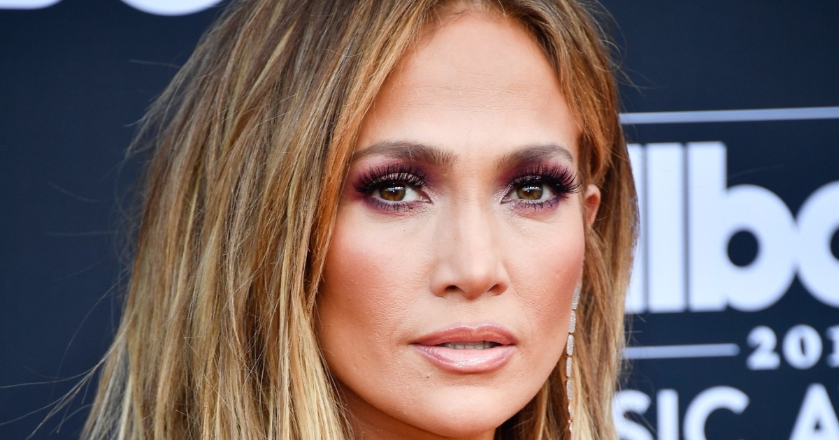 “Piel flácida y arrugada”: ¡Jennifer Lopez mostró su vientre flácido después de una pérdida de peso radical!