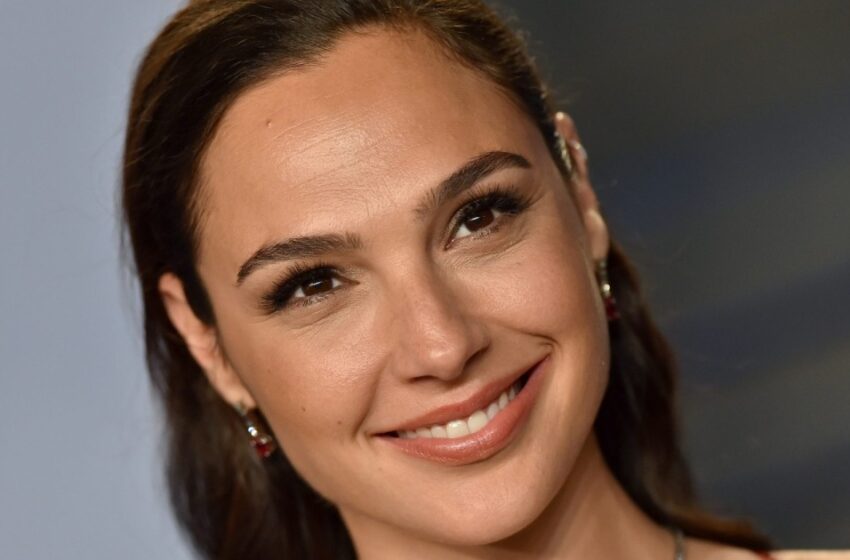  “La estrella está en forma de nuevo”: ¡Gal Gadot brilla con un conjunto ajustado apenas un mes después de dar a luz!