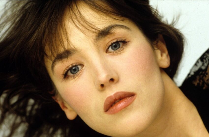  “Perdió su belleza”: Los fans quedaron impactados por la apariencia de Isabelle Adjani después de la cirugía plástica