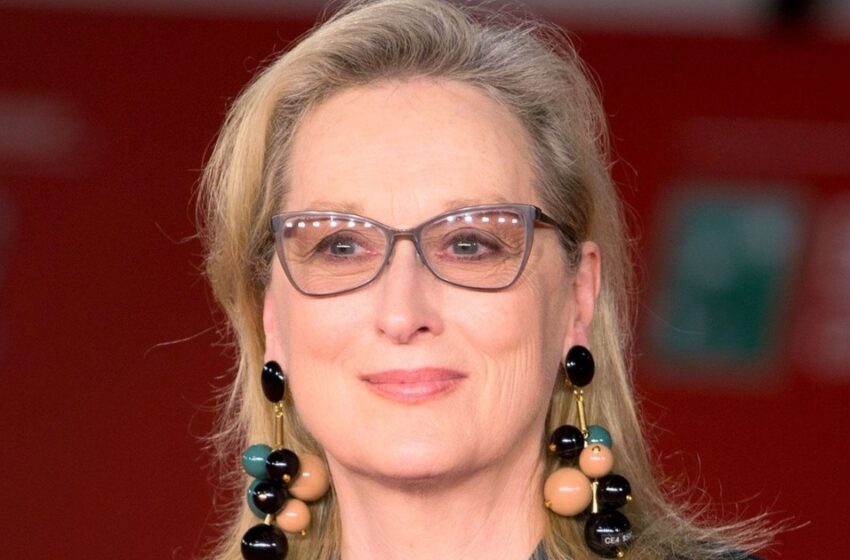  Ninguna otra dama de 70 años se atrevería a usar zapatos como estos: ¿Qué llevaba Meryl Streep en el escenario?