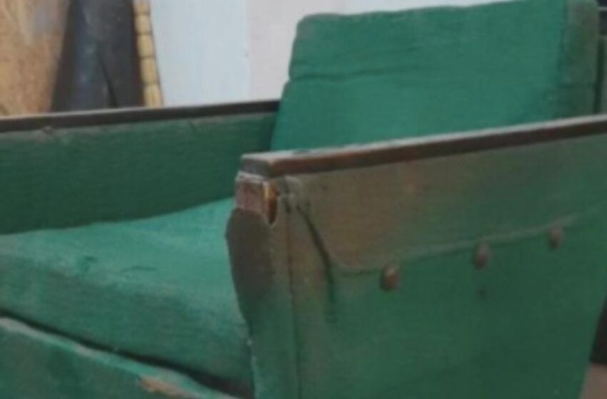 “Cuando las Manos son Hábiles y la Imaginación es Brillante”: ¡Una Chica Trajo a Casa un Viejo Sillón y lo Transformó Más Allá de Todo Reconocimiento!