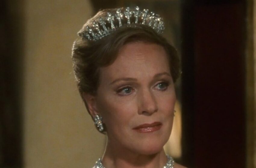  Todos recuerdan a la estrella de “Cómo ser una princesa”: ¿Cómo luce Julie Andrews a sus 88 años ahora?