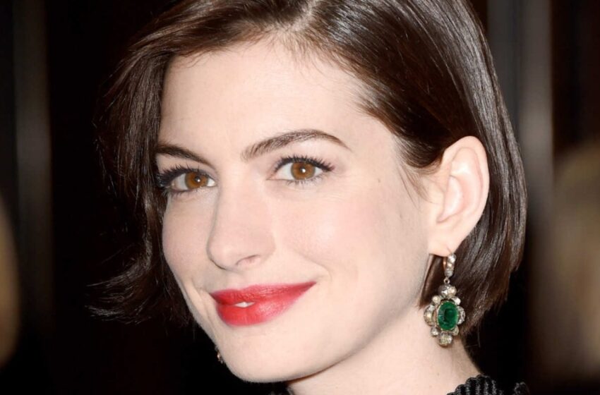  “El nuevo look de la estrella es tan fresco y elegante”: ¡Las fotos recientes de Anne Hathaway sorprendieron a sus fans!