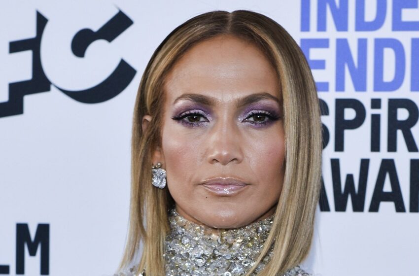 “Demasiado Botox”: Jennifer Lopez se mostró sin maquillaje y enfrentó críticas