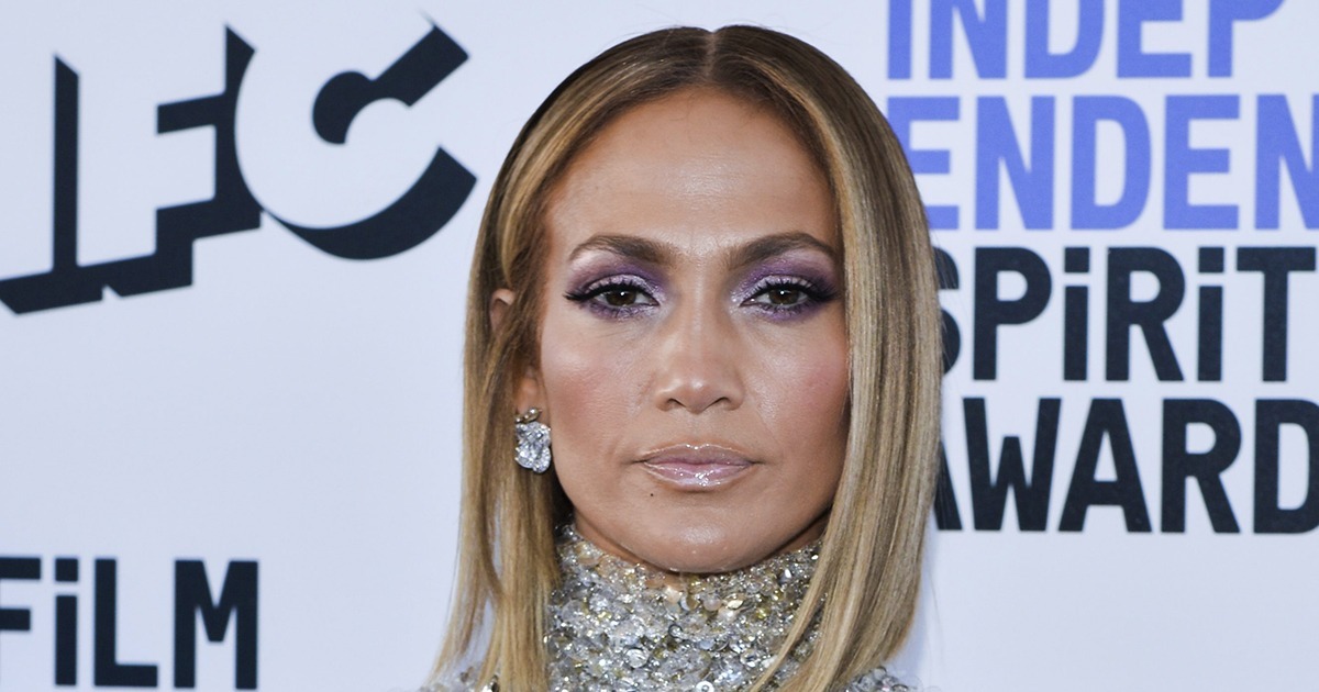 “Demasiado Botox”: Jennifer Lopez se mostró sin maquillaje y enfrentó críticas