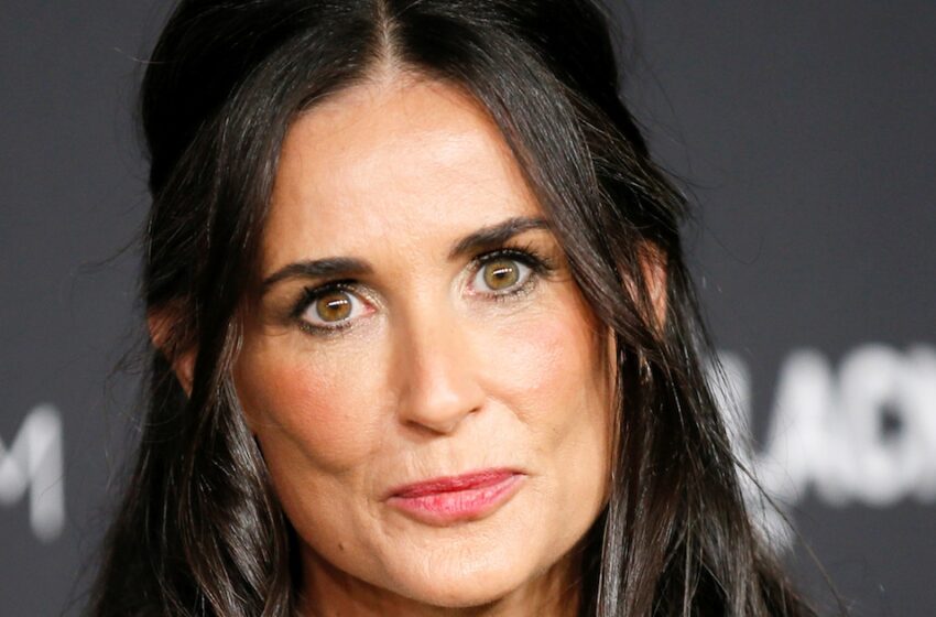  “Como una mariposa flor”: Demi Moore, de 61 años, se robó el show en el Met Gala 2024 apareciendo en un vestido “especial”.