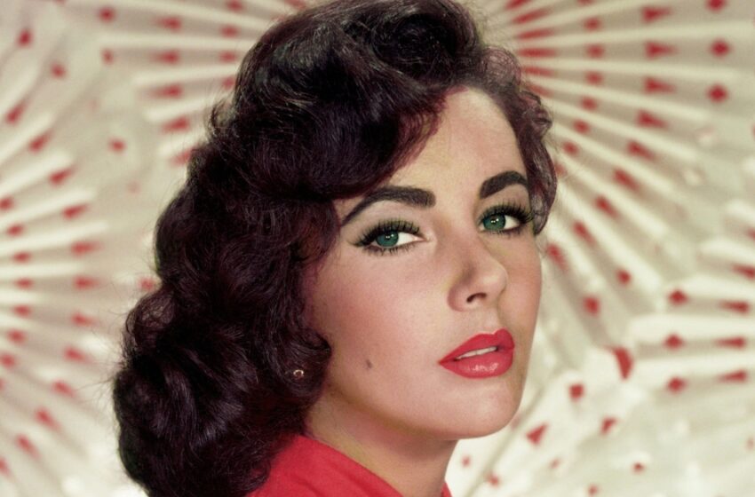 “Una Belleza Legendaria con Ojos Violetas”: ¡Fotos Raras de la Juventud de la Famosa Estrella de Hollywood, Elizabeth Taylor!