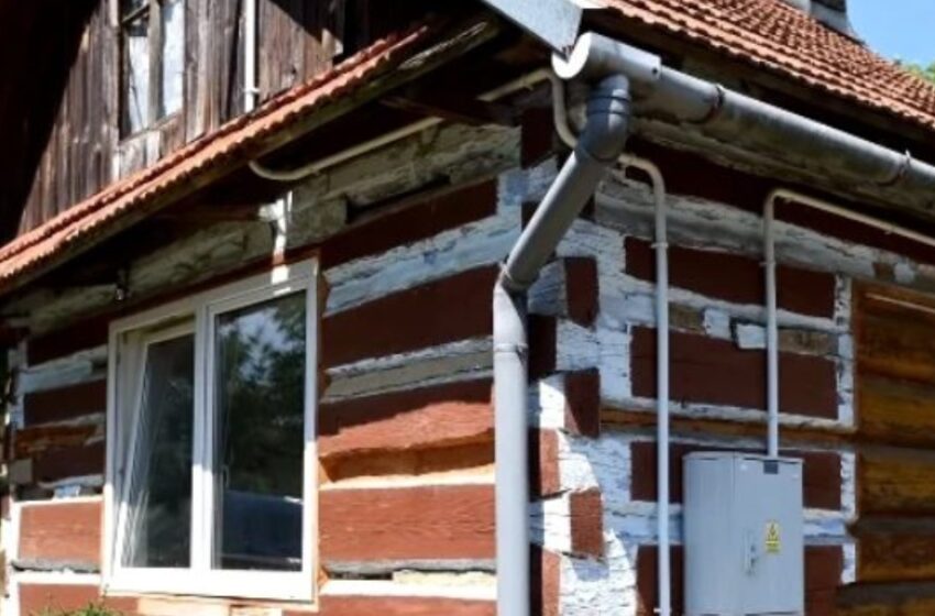 Todos Se Burlaron Del Hombre Cuando Compró Una Casa Vieja y Deteriorada: ¡La Transformación Dejó A Todos Sin Palabras!