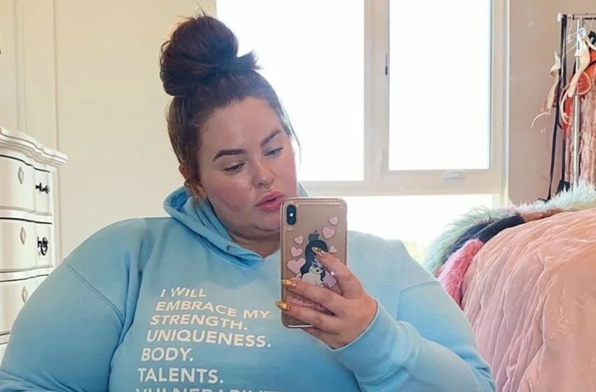  “Modelo de 160 kg”: ¡Los paparazzi capturaron a Tess Holliday en traje de baño mientras se relajaba en la playa!