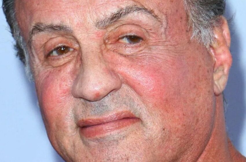 “¡Las cuatro son bellezas exquisitas!”: Sylvester Stallone encantó a los fans con una foto familiar junto a su esposa y sus tres hijas.