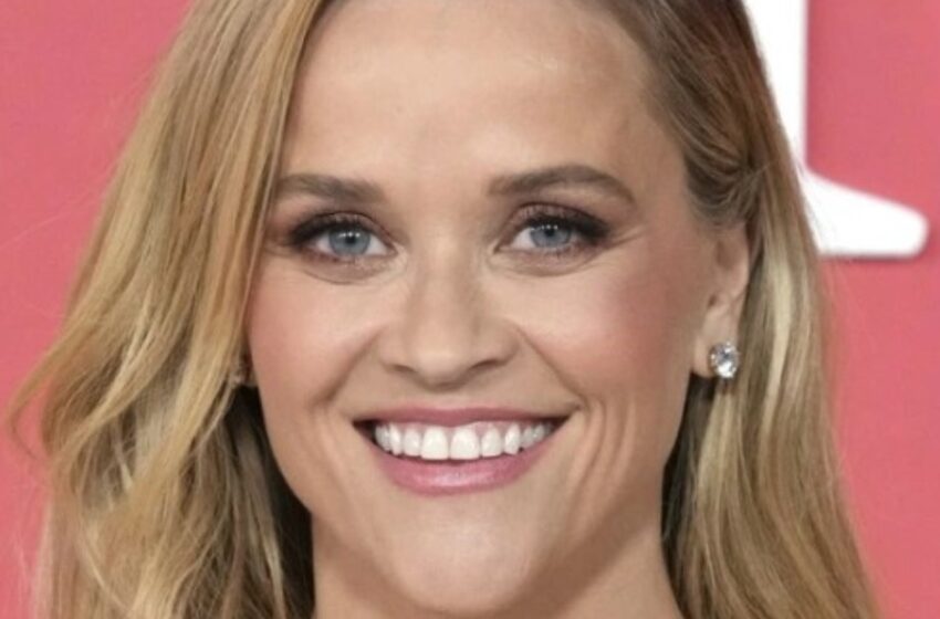 Reese Witherspoon Lució un Traje de Baño Negro Picante en Vacaciones, Revelando un Detalle Sorprendente: ¡Solo Algunos Lo Notaron!