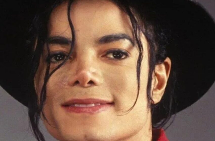 “Él lleva una vida privada y no quiere repetir el destino de su padre”: ¡Los paparazzi encontraron al hijo desconocido de Michael Jackson!