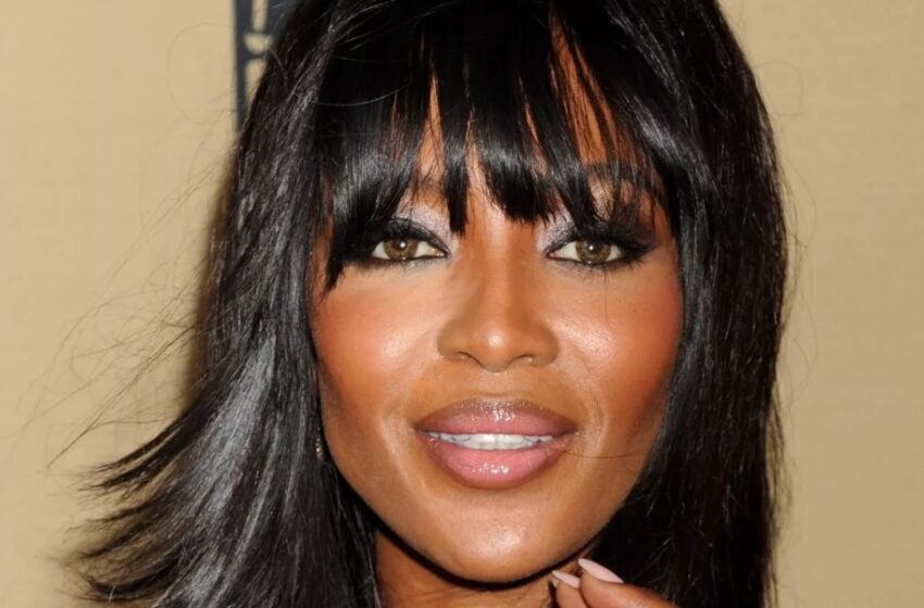 “¡Ella es impecable!”: ¡Naomi Campbell, de 54 años, fue capturada en bikini en la playa!