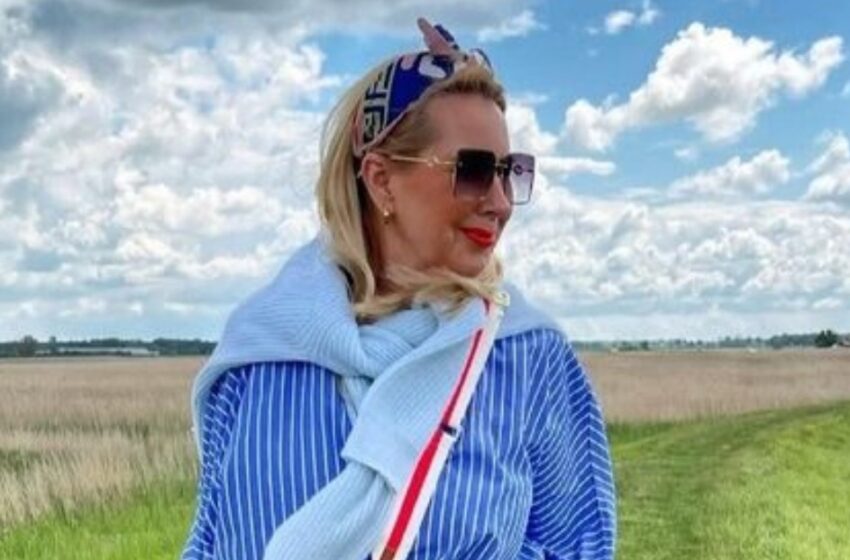 Jeans Rasgados a la Moda para Mujeres Mayores de 50: ¿Con Qué Combinarlos para Verse Elegantes?