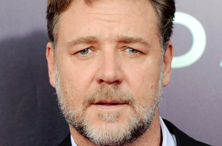  “Se Engordó y Ha Envejecido Mucho”: ¡Así se Ve el Gladiador Russell Crowe de 60 Años con su Prometida de 30 Años!