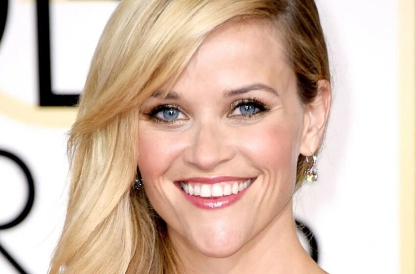 “No Tengo Nada que Esconder de los Fans”: ¡Reese Witherspoon de 48 Años Lució su Cuerpo en un Elegante Traje de Baño!