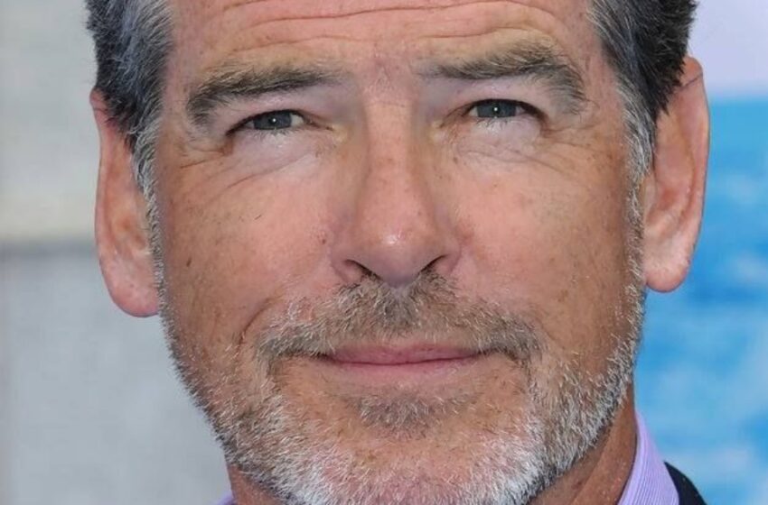 “Elegante y Tan Energético”: ¡Pierce Brosnan, el Popular Actor de 71 Años, Deleitó a los Fans con su Apariencia!