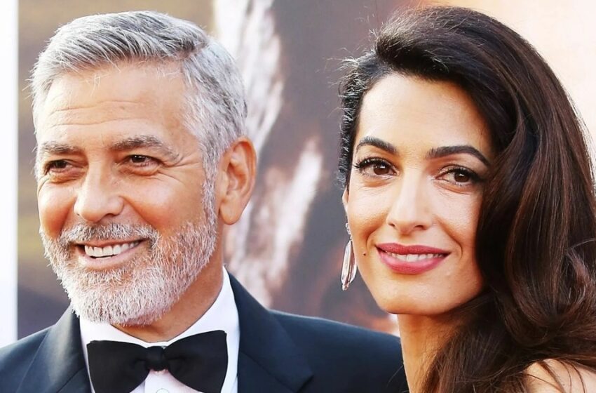  “Un vestido tan infantil, no adecuado para ella”: El atuendo de vacaciones de la esposa de 46 años de George Clooney fue duramente criticado en la red.