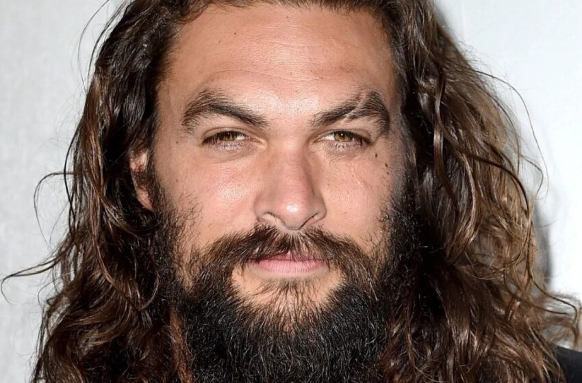  “¡Tiene la edad de tu hija!”: ¡Las fotos de la nueva novia de Jason Momoa causaron un verdadero revuelo entre los fans!