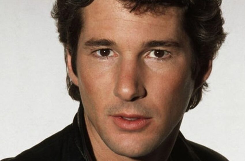 La adorable estrella se convirtió en un abuelo: el guapo actor Richard Gere fue captado durante sus vacaciones.