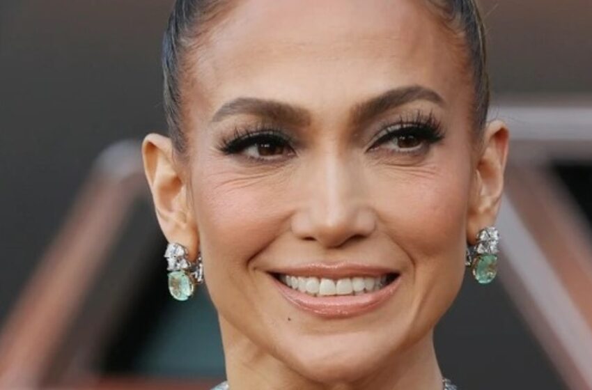 “¿Qué Le Pasa a la Estrella?”: ¡La Apariencia Alterada de Jennifer Lopez Causó Revuelo Entre sus Fans!