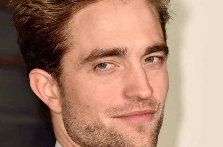 “¿Realmente Dio A Luz a un Bebé Hace Un Par de Meses?”: ¡La Prometida de Robert Pattinson Perdió Peso y Ya Posó en Bikini!