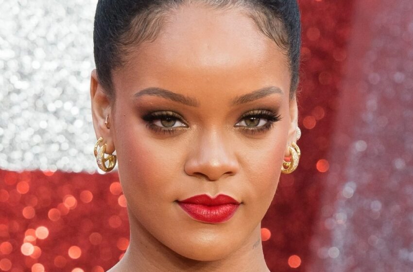 Rihanna protagonizó un anuncio provocativo para su propia marca de lencería: ¡Las fotos y videos ya están en la cima de los más vistos!